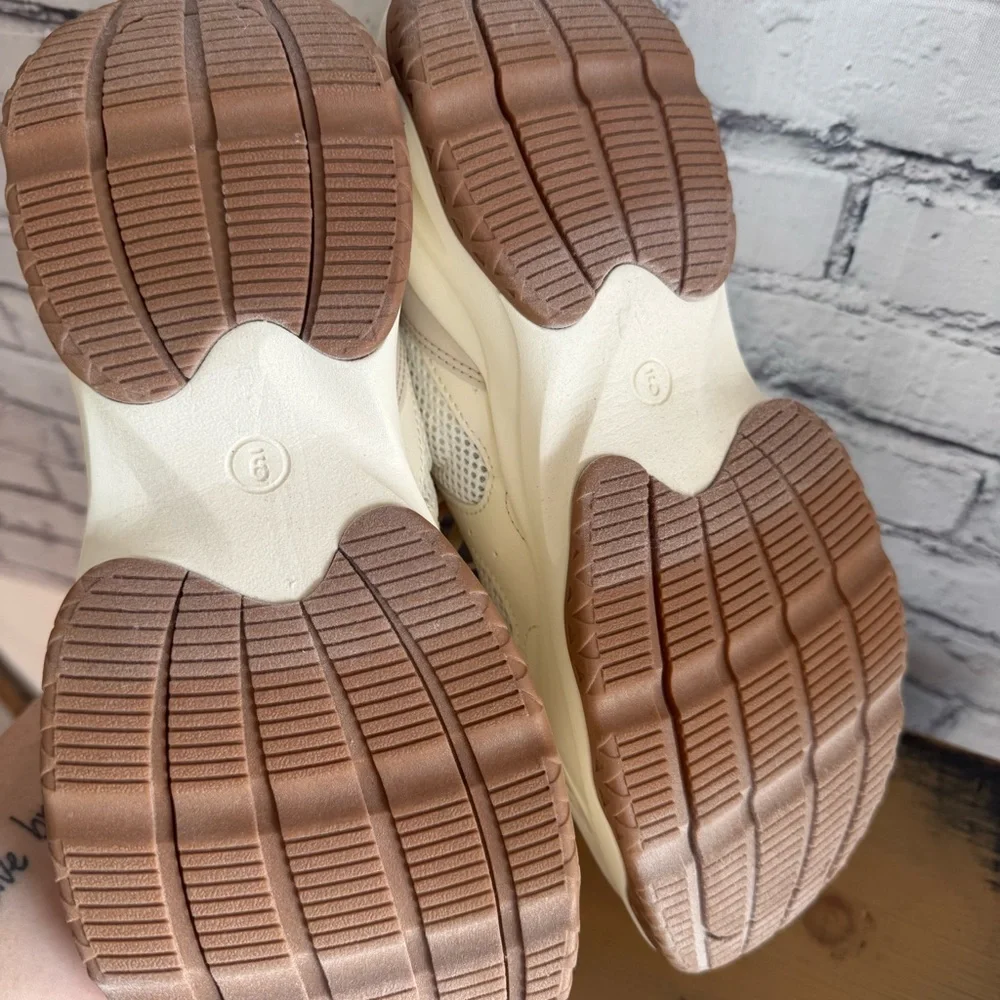 All in Motion Cream and‎ Tan Cadence Sneakers